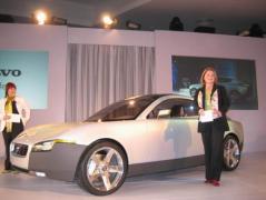 展台内外激情互动 Volvo时尚科技引领上海车展
