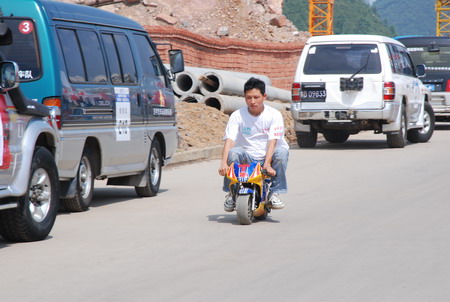 两轮小型赛车