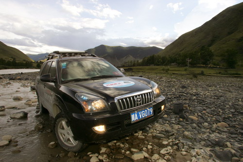 瑞鹰代表国内SUV首次远征可可西里无人区