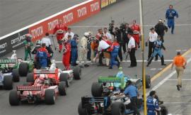 Indycar碰撞引起车手赛后打群架 多人受到赛会处罚