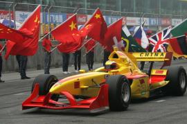 A1:李英健驾驶中国队赛车亮相 有望成为第二车手